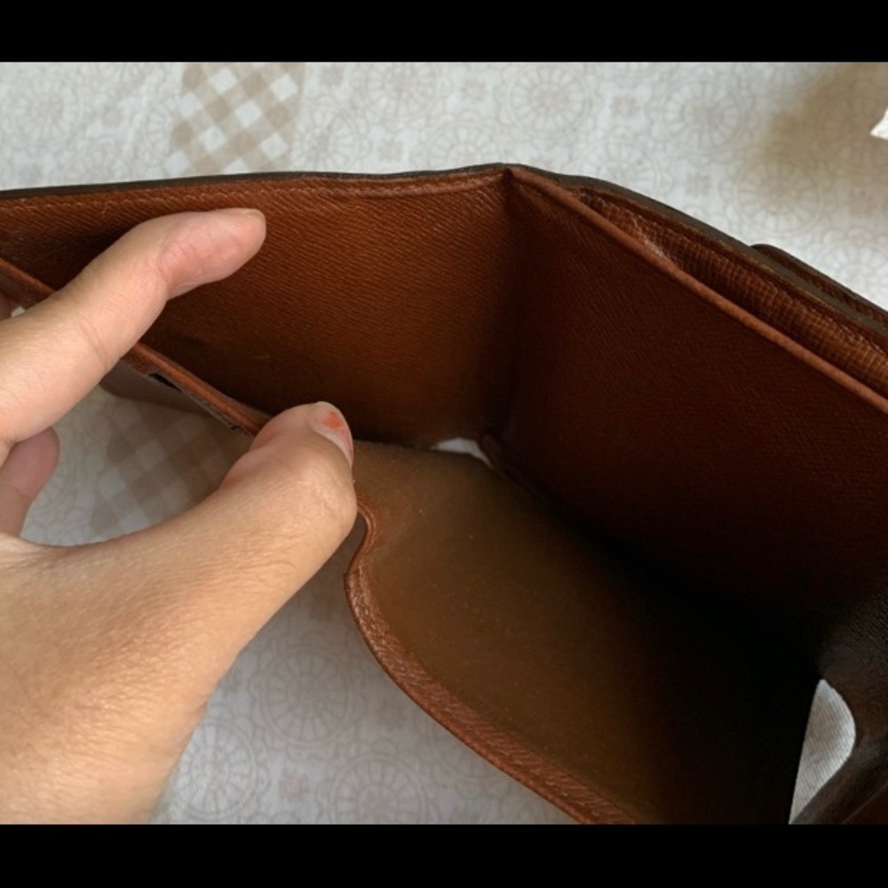 Authentic Louis Vuitton Wallet - Picture 4 of 8